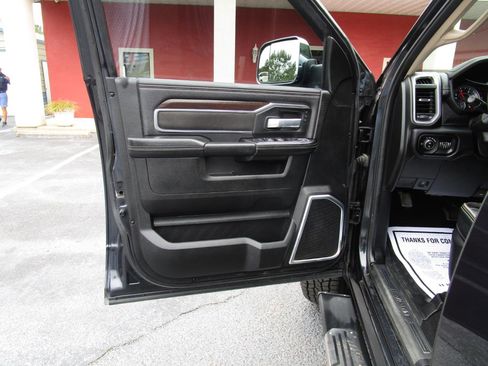 Used 2022 RAM 2500 Laramie AWD/4WD image 23