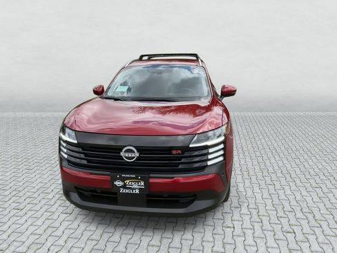 Certified 2025 Nissan Kicks SR FWD image 3