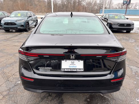 Used 2023 Honda Accord EX image 7