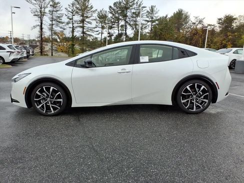 New 2026 Toyota Prius Plug-In Hybrid image 6