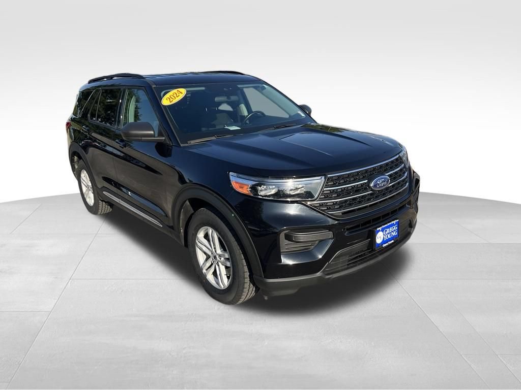 Used 2024 Ford Explorer XLT AWD/4WD image 9