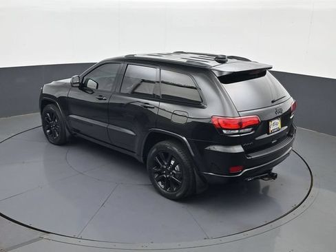 Used 2020 Jeep Grand Cherokee Altitude AWD/4WD image 19