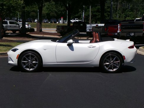 Certified 2023 MAZDA MX-5 Miata Grand Touring RWD image 23