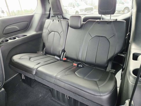 New 2026 Chrysler Pacifica Select w/ S Appearance Package FWD image 14