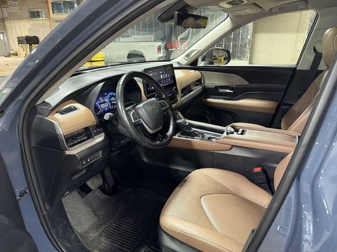 Used 2024 Toyota Grand Highlander AWD image 33