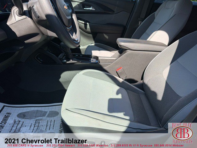 Used 2021 Chevrolet TrailBlazer LT w/ Convenience Package AWD/4WD image 3