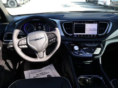 New 2026 Chrysler Pacifica Limited w/ Uconnect Theater Family Group FWD image 15