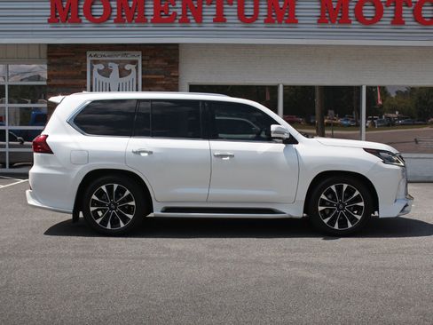 Used 2021 Lexus LX 570 4WD w/ Sport Package image 17