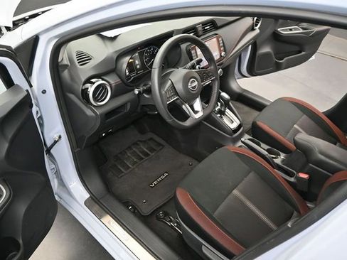 Used 2025 Nissan Versa SR w/ Electronics Package image 6