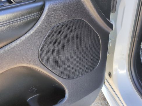 Used 2019 Dodge Durango SXT image 12