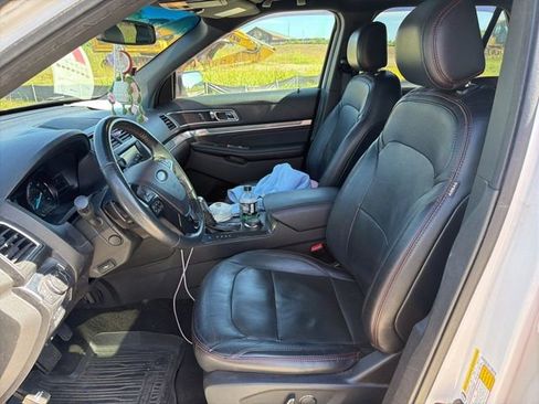 Used 2017 Ford Explorer Sport w/ Equipment Group 401A AWD/4WD image 9