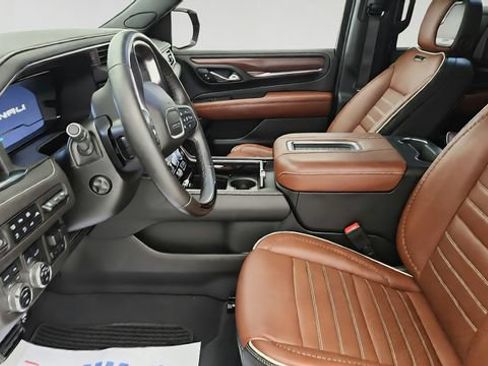 Used 2023 GMC Yukon Denali Ultimate AWD/4WD image 11