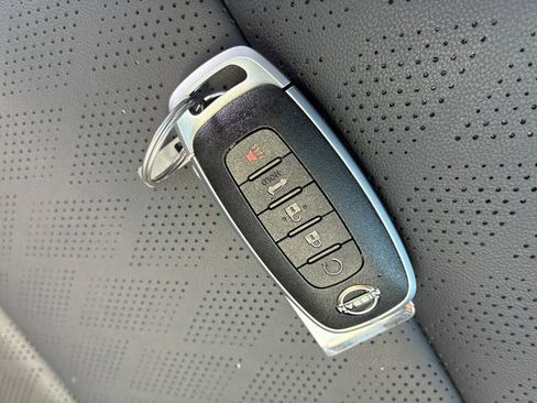 Used 2025 Nissan Murano Platinum w/ Cargo Package image 25