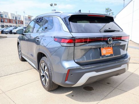 Certified 2025 Volkswagen Tiguan S FWD image 3