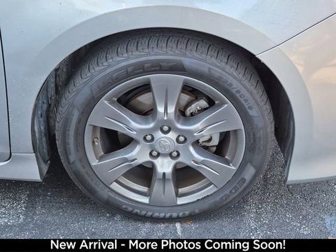 Used 2017 Toyota Sienna SE w/ SE Preferred Package image 4