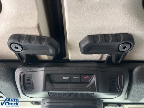 Used 2025 Jeep Gladiator Rubicon w/ Safety Group image 28