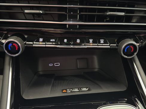 New 2026 Chevrolet Traverse LT image 16