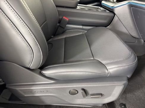 New 2025 Ford Expedition Platinum w/ Stealth Appearance Package image 21