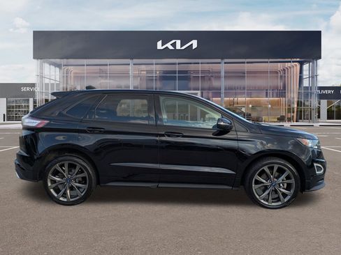 Used 2017 Ford Edge Sport w/ Equipment Group 401A AWD/4WD image 3