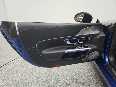 Certified 2022 Mercedes-Benz SL 63 AMG 4MATIC image 32