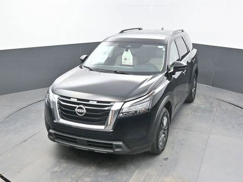 Used 2025 Nissan Pathfinder SV image 46
