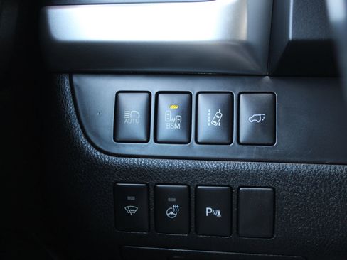 Used 2016 Toyota Highlander Limited Platinum image 30