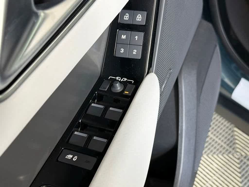 New 2026 Land Rover Range Rover Velar S AWD/4WD image 25