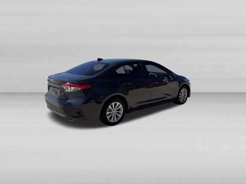 Used 2024 Toyota Corolla LE w/ LE Convenience Package FWD image 6