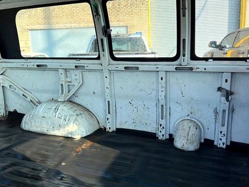 Used 2008 GMC Savana 2500 image 13