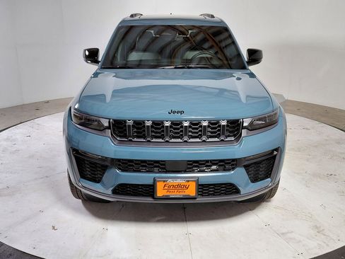 New 2026 Jeep Grand Cherokee L Limited w/ Limited Altitude Package image 2