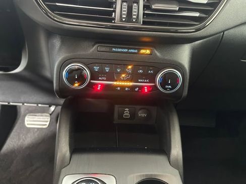 Used 2024 Ford Escape ST-Line image 23