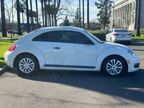 Used 2012 Volkswagen Beetle 2.5 image 5