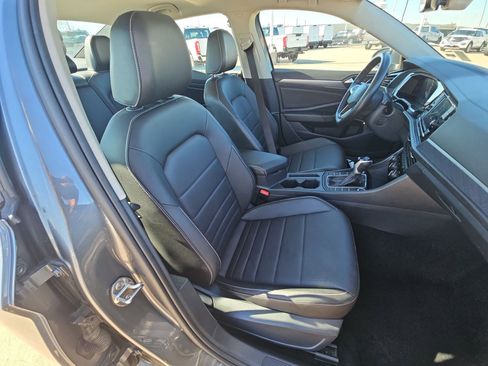 Used 2024 Volkswagen Jetta SE image 31