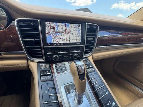 Used 2012 Porsche Panamera 4 image 8