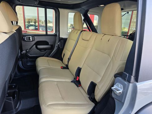 Used 2021 Jeep Wrangler Unlimited Sport AWD/4WD image 12