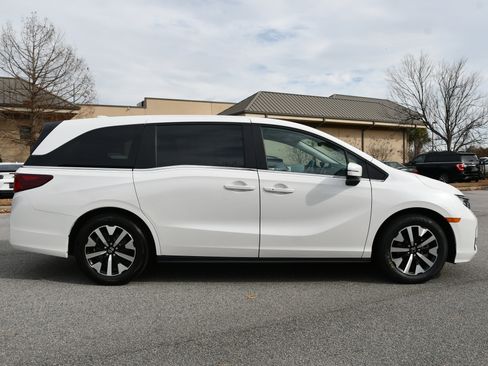 Certified 2025 Honda Odyssey EX-L image 5