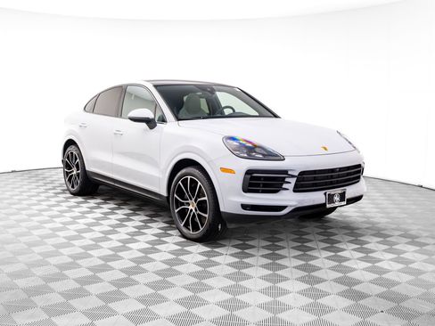 Certified 2023 Porsche Cayenne S image 6