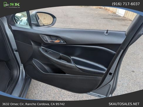 Used 2018 Chevrolet Cruze LT FWD image 32