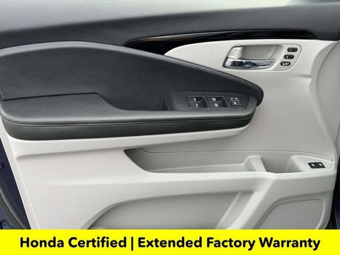 Certified 2022 Honda Pilot Touring image 6