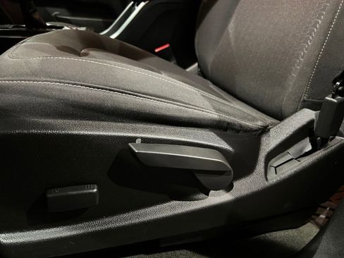 Used 2016 GMC Canyon SLE image 24