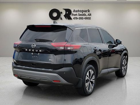 Used 2023 Nissan Rogue SV FWD image 5