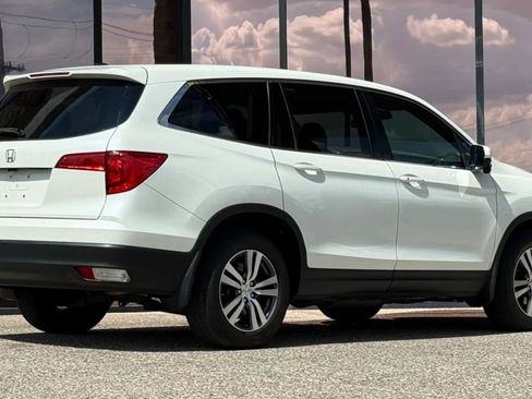 Used 2017 Honda Pilot EX image 12