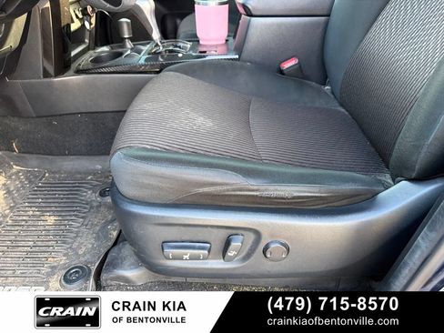 Used 2019 Toyota 4Runner TRD Off-Road AWD/4WD image 12