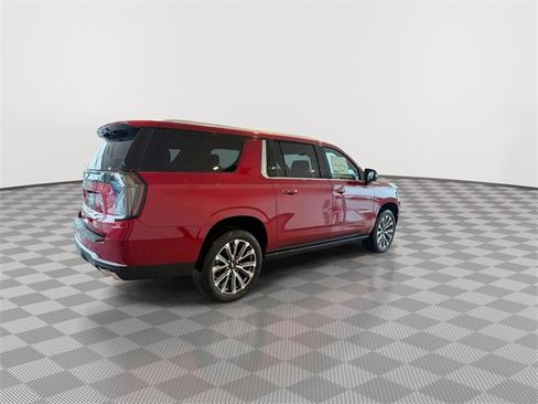 New 2026 Chevrolet Suburban High Country image 11