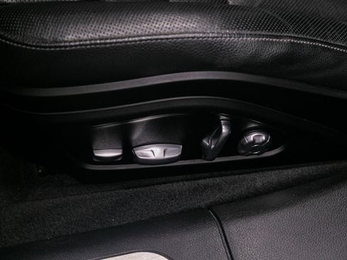 Used 2018 Porsche Panamera 4 image 23