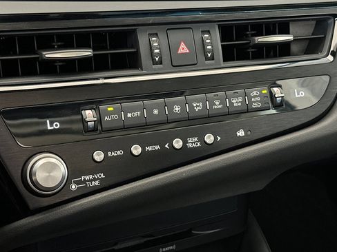 Used 2022 Lexus ES 350 w/ Accessory Package 2 FWD image 18