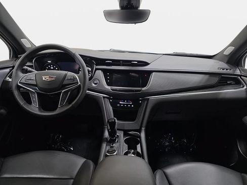 Certified 2022 Cadillac XT5 Premium Luxury w/ Technology Package AWD/4WD image 9