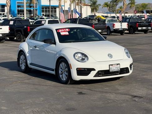 Used 2018 Volkswagen Beetle 2.0T S FWD image 3