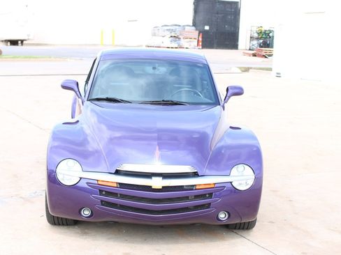 Used 2004 Chevrolet SSR w/ Preferred Equipment Group RWD image 22