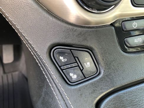 Used 2019 GMC Yukon XL Denali w/ Open Road Package image 32